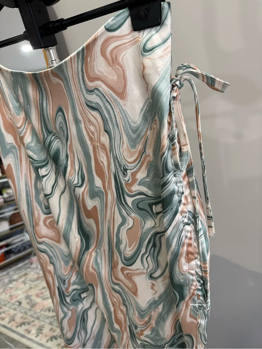 Women’s 4TH & Reckless Jenson Multi Colored Marbled Satin Ruched Midi Skirt